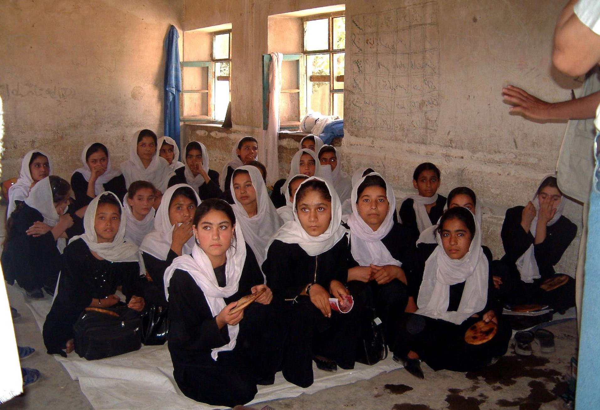 Photo couverture Soutenir l'éducation des enfants et des jeunes afghan.e.s : appel à l'action